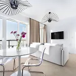 Sky Zabrska15 21st Floor Or 10th Floor Parking Self Check-in Apartment