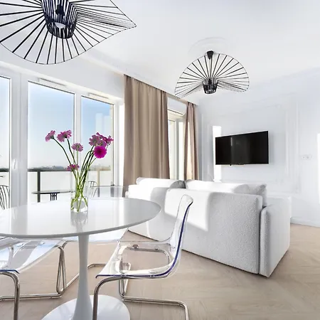 Sky Zabrska15 21st Floor Or 10th Floor Parking Self Check-in Apartment