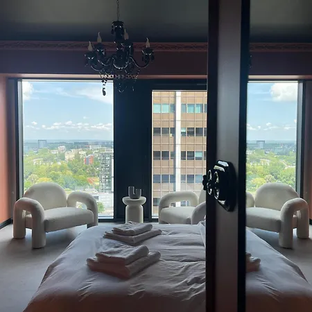 Sky Zabrska15 21st Floor Or 10th Floor Parking Self Check-in