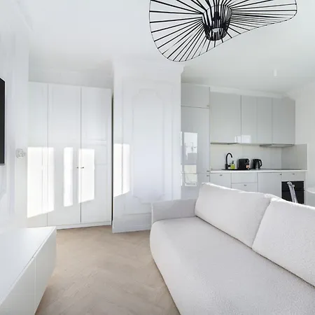 Apartment Sky Zabrska15 21st Floor Or 10th Floor Parking Self Check-in *